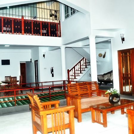 Aaranya Residence แคนดี้ ภายนอก รูปภาพ
