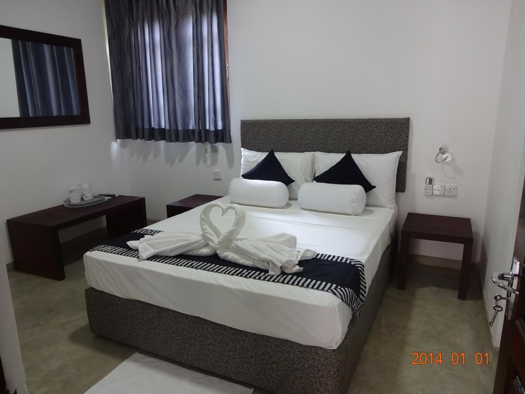 Aaranya Residence แคนดี้ ภายนอก รูปภาพ