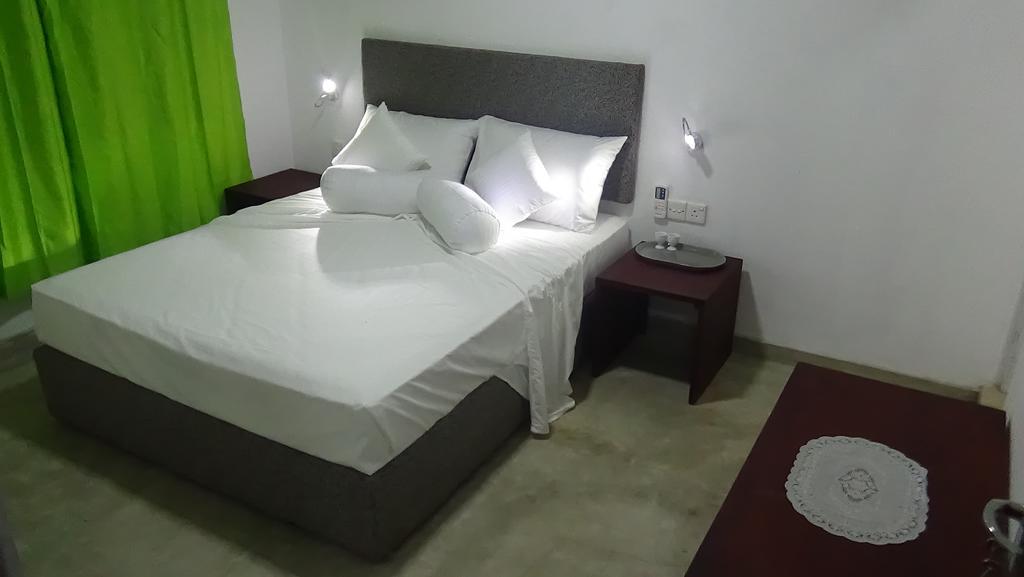 Aaranya Residence แคนดี้ ภายนอก รูปภาพ