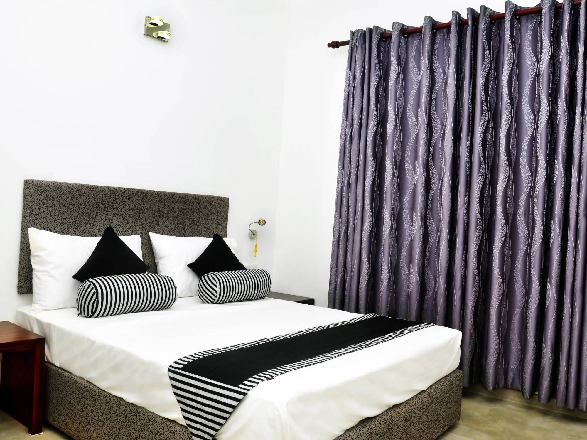 Aaranya Residence แคนดี้ ภายนอก รูปภาพ