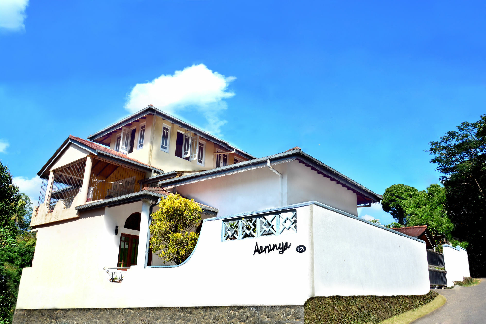 Aaranya Residence แคนดี้ ภายนอก รูปภาพ